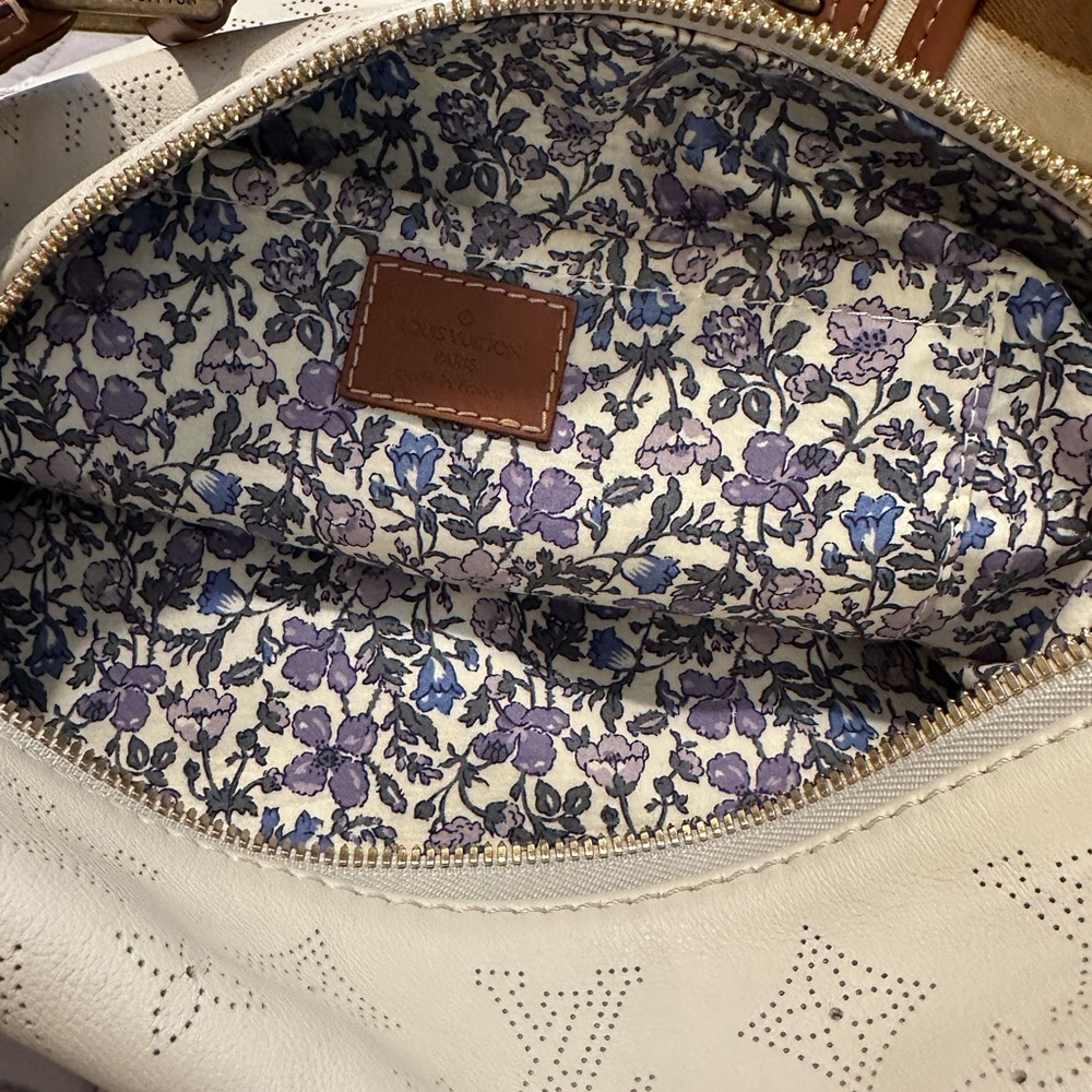 Louis Vuitton White Perforated Monogram Hobo Shoulder Bag with Tan Trim - Picture 8 of 8